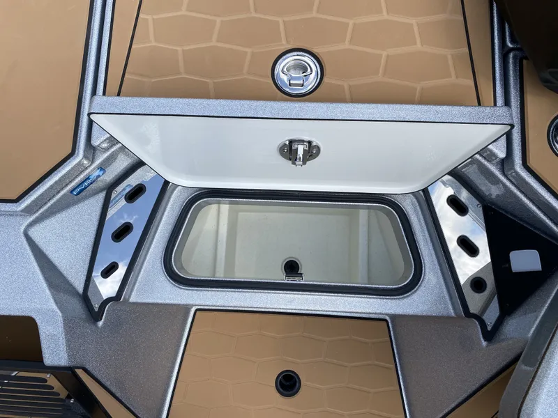 Slide: The Image of Ranger Z Comanche Z520R Ultra 2026 - 19