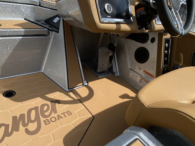 Slide: The Image of Ranger Z Comanche Z520R Ultra 2026 - 3