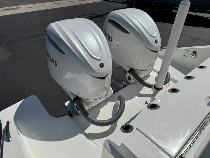 Slide: The Image of Pursuit S 328 Sport 2026 - 16