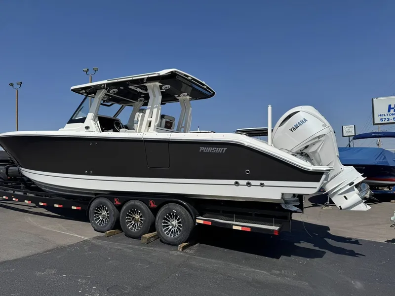 Slide: The Image of Pursuit S 328 Sport 2026 - 18