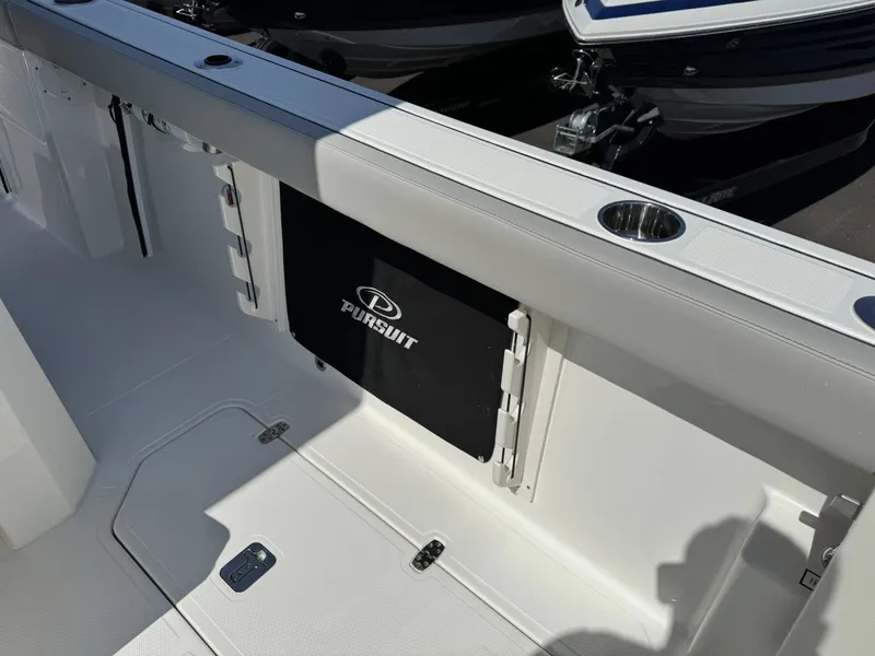 Slide: The Image of Pursuit S 328 Sport 2026 - 19