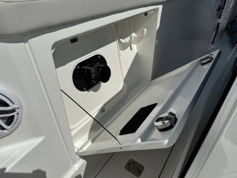 Slide: The Image of Pursuit S 328 Sport 2026 - 22