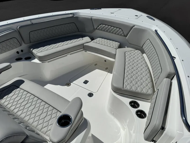 Slide: The Image of Pursuit S 328 Sport 2026 - 23