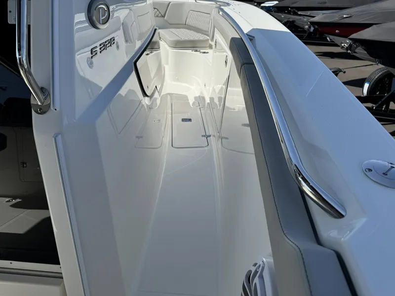 Slide: The Image of Pursuit S 328 Sport 2026 - 25