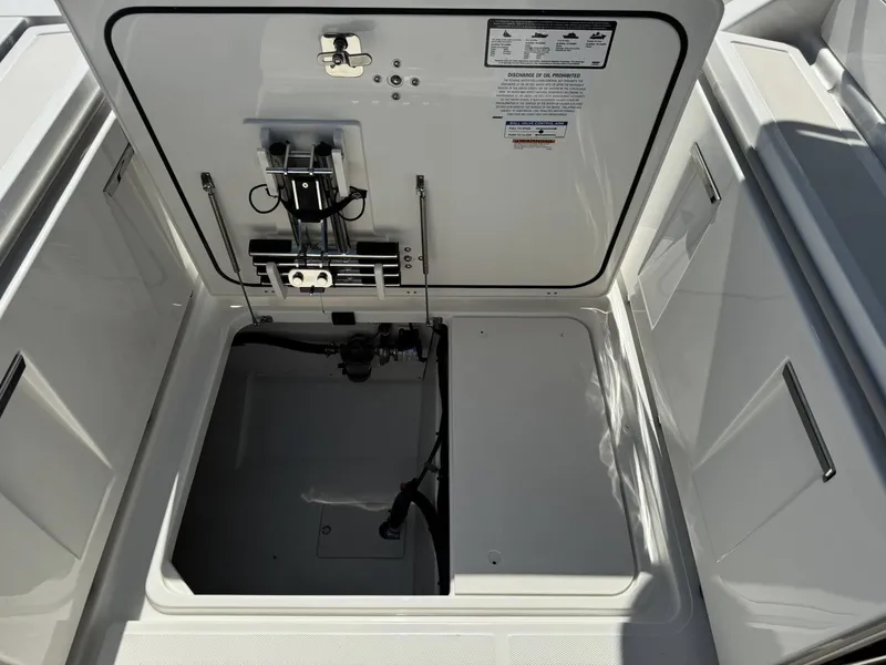 Slide: The Image of Pursuit S 328 Sport 2026 - 26