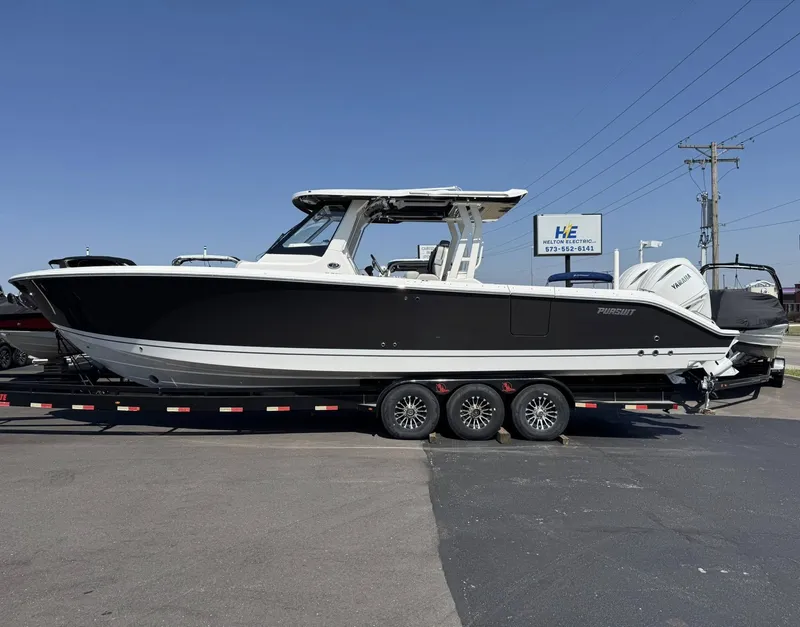 Slide: The Image of Pursuit S 328 Sport 2026 - 37