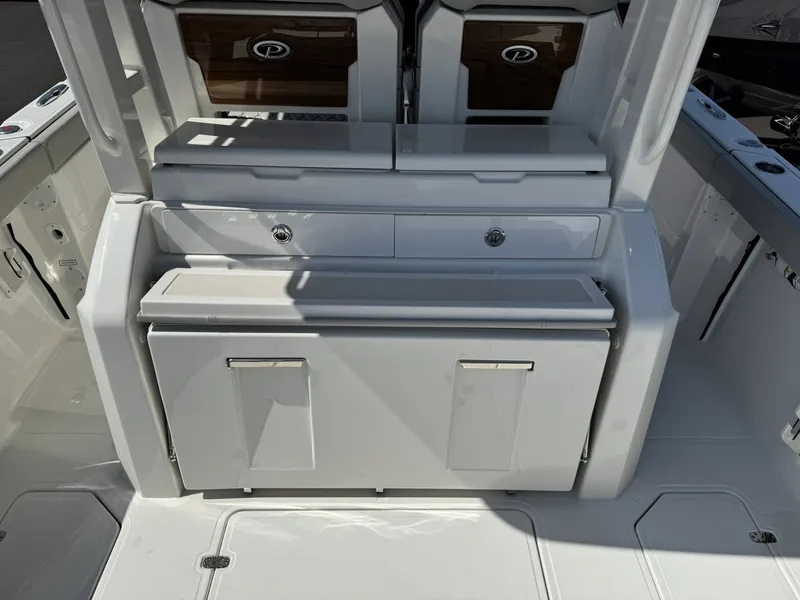 Slide: The Image of Pursuit S 328 Sport 2026 - 39