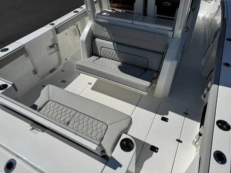 Slide: The Image of Pursuit S 328 Sport 2026 - 4