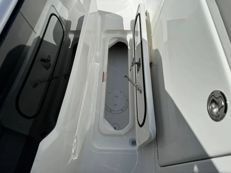 Slide: The Image of Pursuit S 328 Sport 2026 - 42