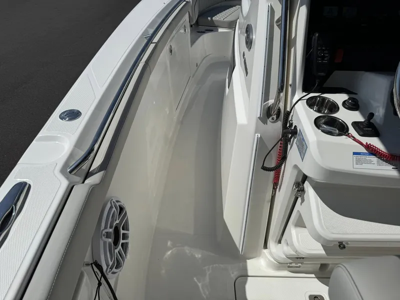 Slide: The Image of Pursuit S 328 Sport 2026 - 43