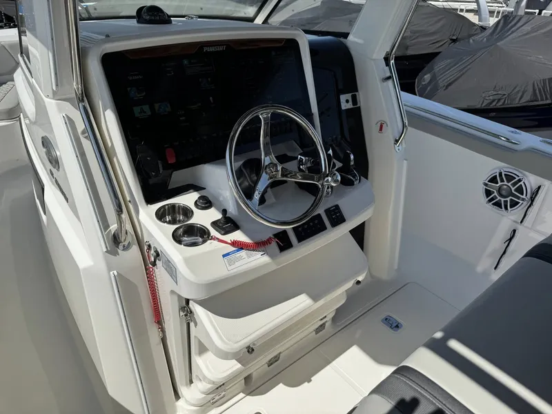 Slide: The Image of Pursuit S 328 Sport 2026 - 44