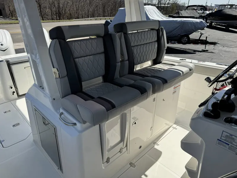 Slide: The Image of Pursuit S 328 Sport 2026 - 45