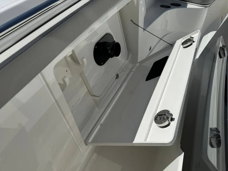 Slide: The Image of Pursuit S 328 Sport 2026 - 46