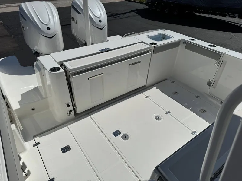 Slide: The Image of Pursuit S 328 Sport 2026 - 6