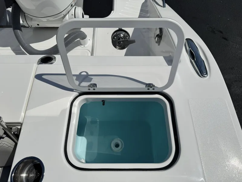 Slide: The Image of Pursuit S 328 Sport 2026 - 8