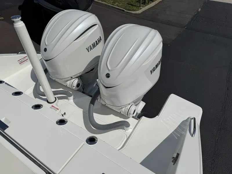 Slide: The Image of Pursuit S 328 Sport 2026 - 9