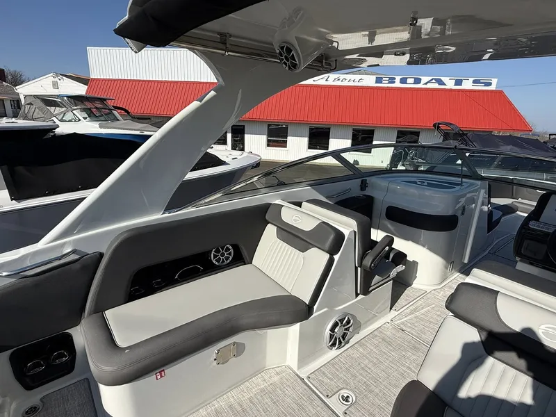 Slide: The Image of Crownline Boats 318 XSS 2026 - 10