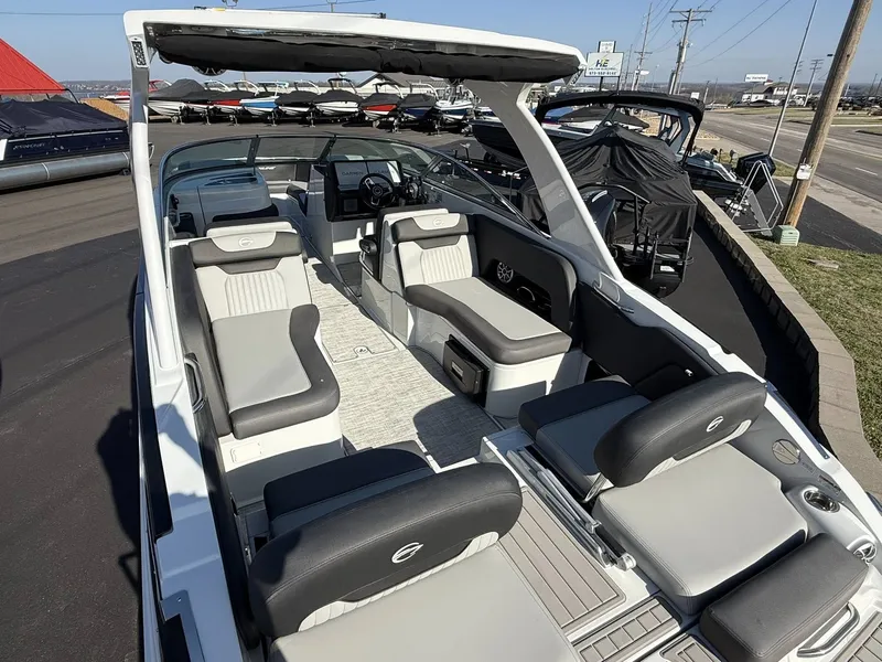 Slide: The Image of Crownline Boats 318 XSS 2026 - 13