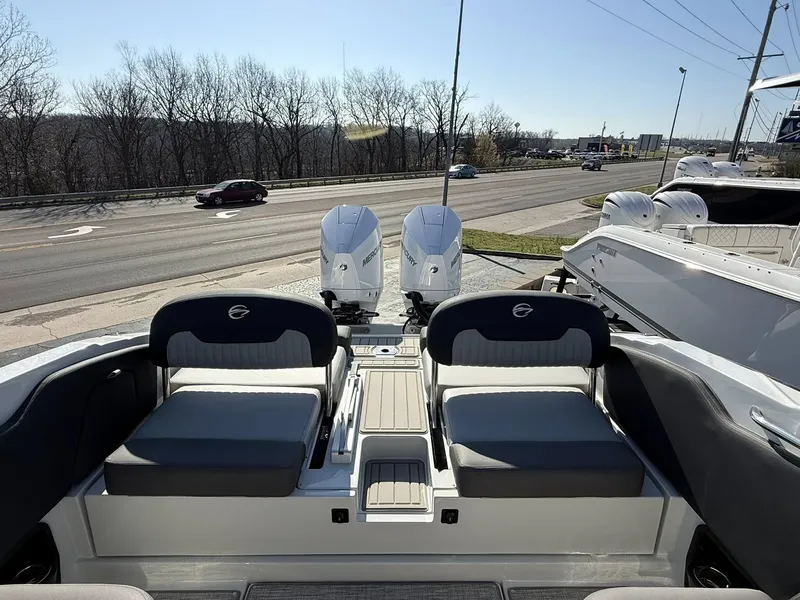 Slide: The Image of Crownline Boats 318 XSS 2026 - 17