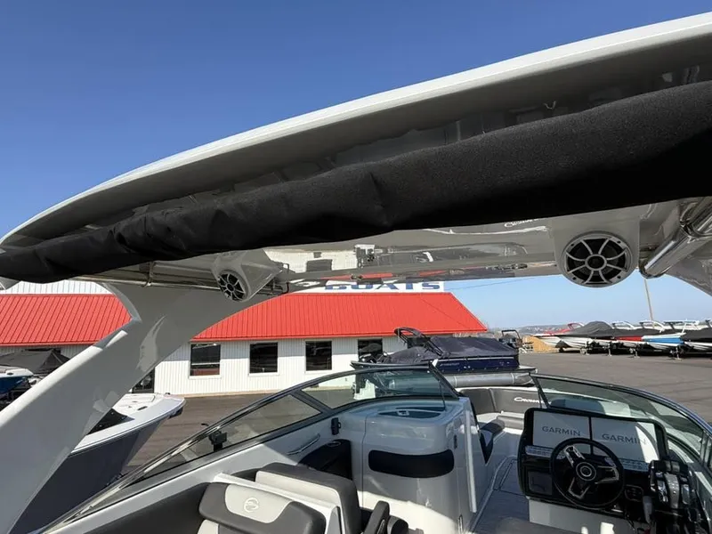 Slide: The Image of Crownline Boats 318 XSS 2026 - 18