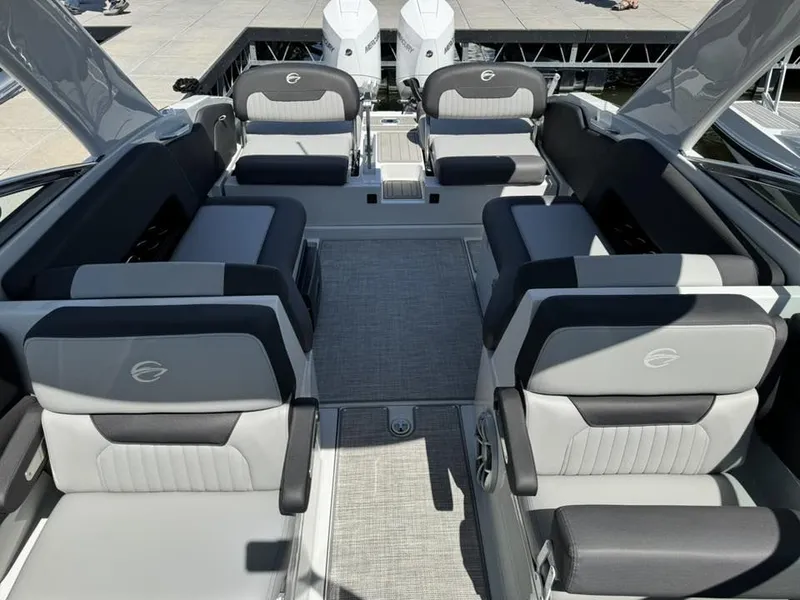 Slide: The Image of Crownline Boats 318 XSS 2026 - 19