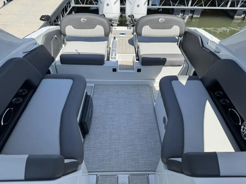 Slide: The Image of Crownline Boats 318 XSS 2026 - 24