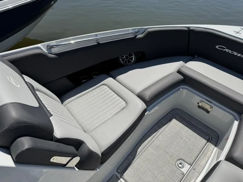 Slide: The Image of Crownline Boats 318 XSS 2026 - 30