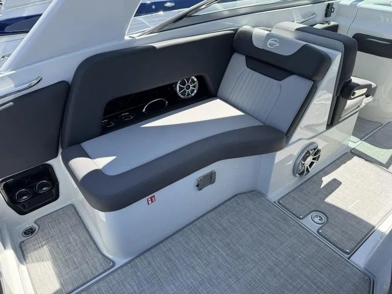 Slide: The Image of Crownline Boats 318 XSS 2026 - 37