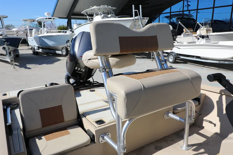 Slide: The Image of Sportsman G3 Bay 20 GX 2022 - 12