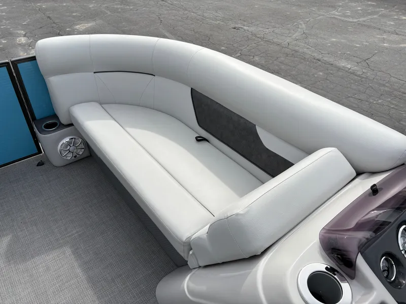 Slide: The Image of Crest Classic LX 200 SLC 2020 - 15