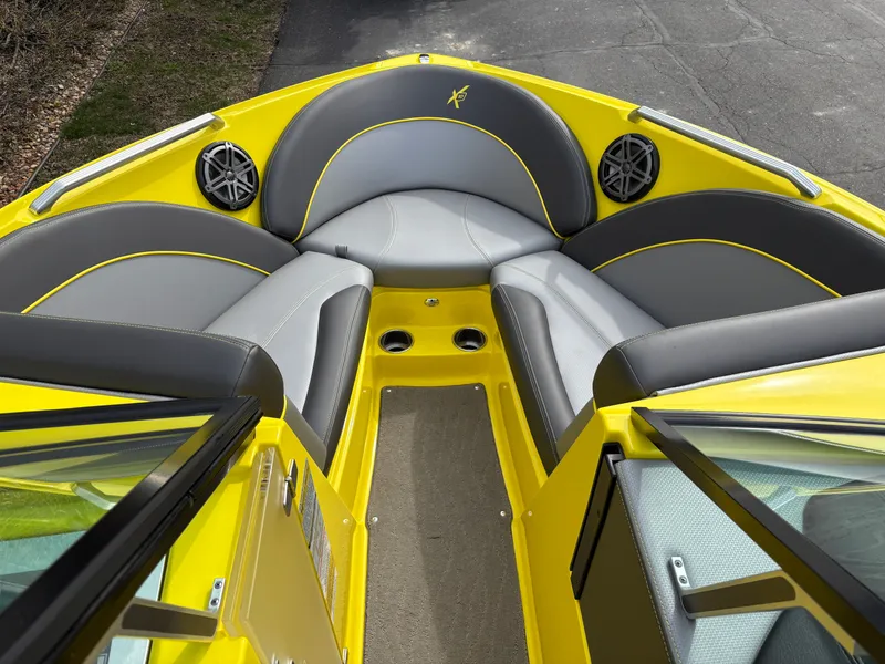 Slide: The Image of MasterCraft X10 2017 - 16