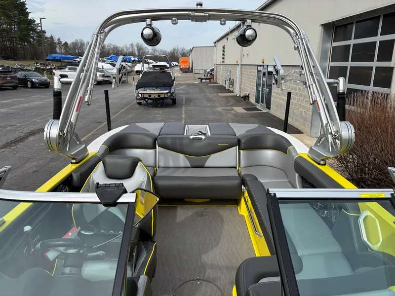 Slide: The Image of MasterCraft X10 2017 - 17