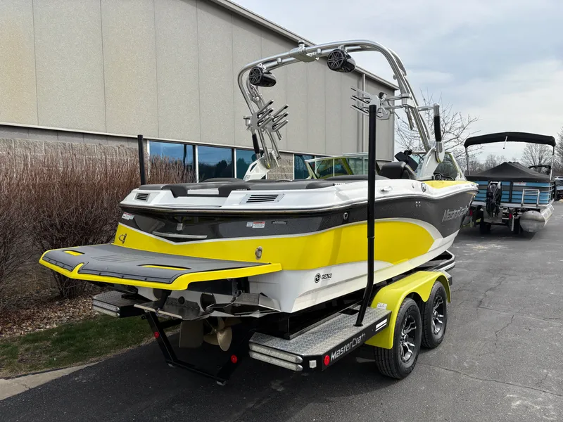 Slide: The Image of MasterCraft X10 2017 - 4