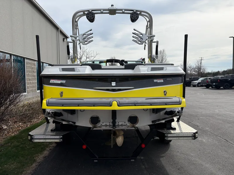 Slide: The Image of MasterCraft X10 2017 - 5