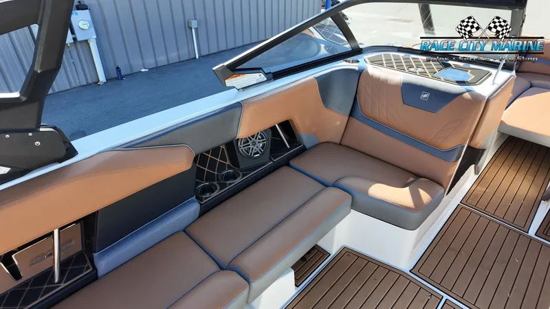 Slide: The Image of Nautique GS24 2021 - 16