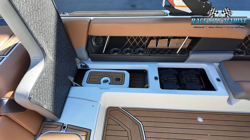 Slide: The Image of Nautique GS24 2021 - 35