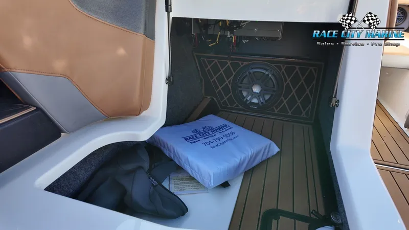 Slide: The Image of Nautique GS24 2021 - 40