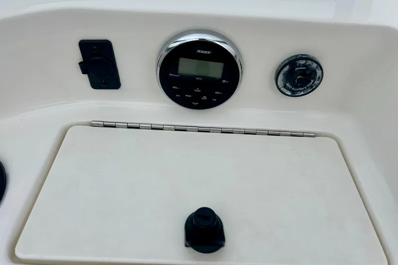 Slide: The Image of Control panel of a 2016 Bayliner 175 Bowrider boat with audio system. - 30