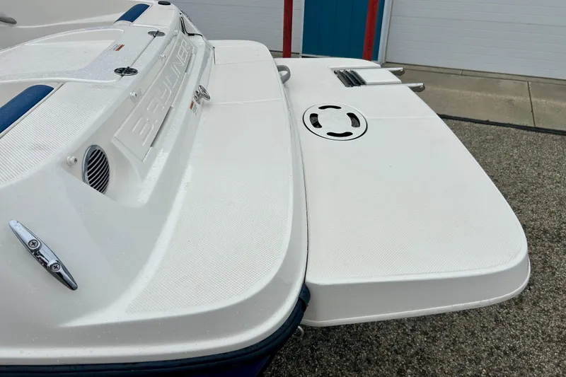 Slide: The Image of 2016 Bayliner 175 Bowrider boat stern with swim platform and cleats. - 37