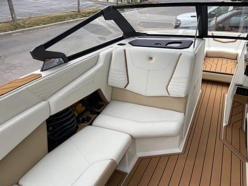 Slide: The Image of Nautique G25 2026 - 10