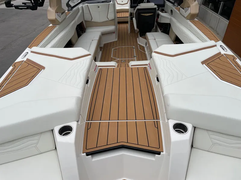 Slide: The Image of Nautique G25 2026 - 4