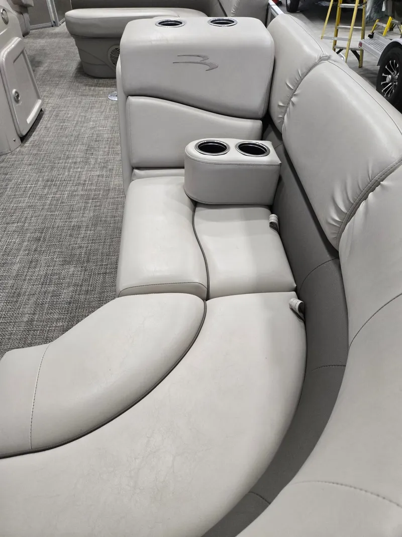 Slide: The Image of Bennington 24SSLDX 2016 - 15