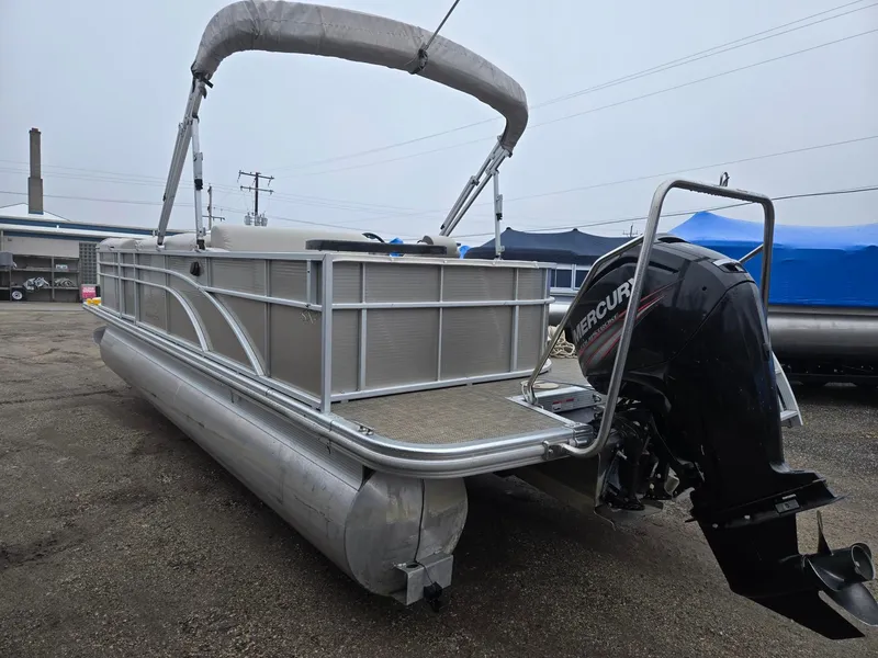 Slide: The Image of Bennington 24SSLDX 2016 - 6