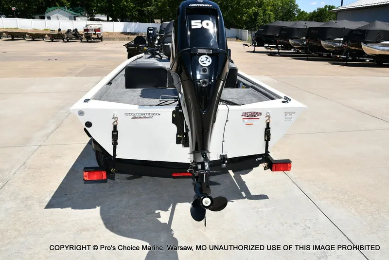 Slide: The Image of Tracker Pro 170 2026 - 19