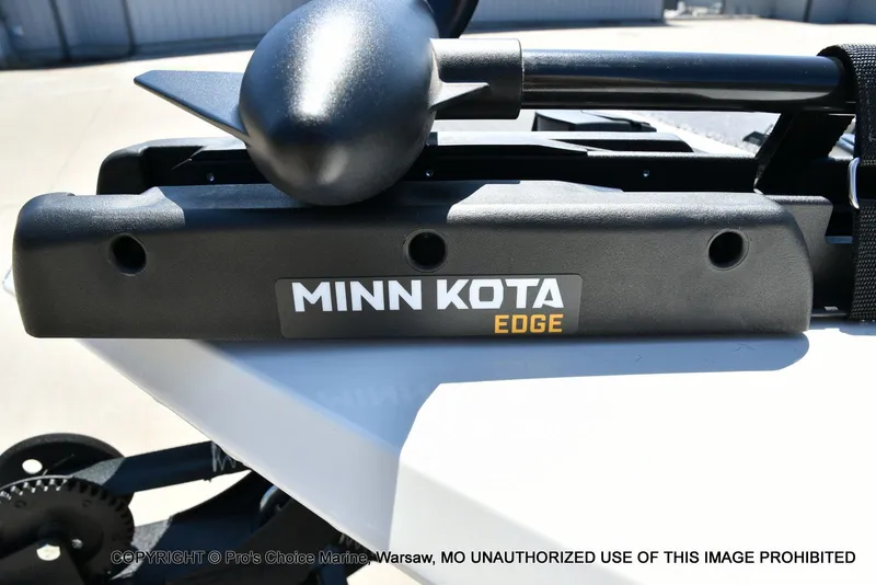 Slide: The Image of Tracker Pro 170 2026 - 24