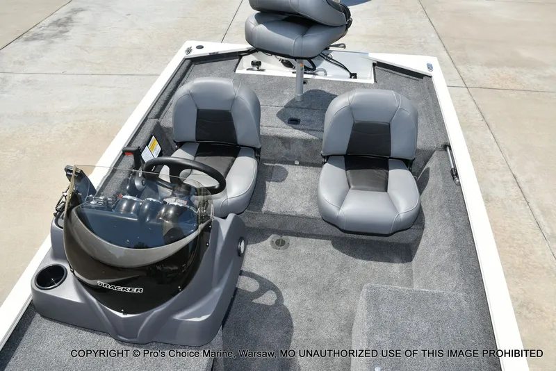 Slide: The Image of Tracker Pro 170 2026 - 55