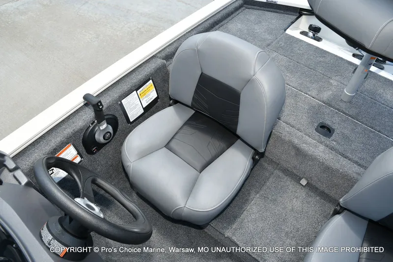 Slide: The Image of Tracker Pro 170 2026 - 57