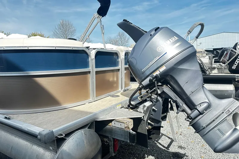 Slide: The Image of 2014 Misty Harbor 2286 Pontoon Salt Water Series with Yamaha outboard motor. - 3