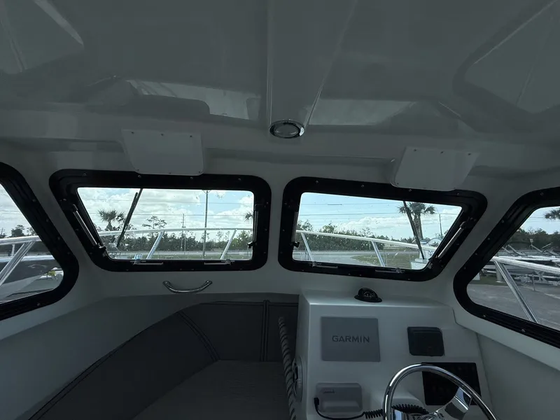 Slide: The Image of Parker Marine 227 Explorer WITH AC AND SEAKEEPER RIDE 2026 - 12