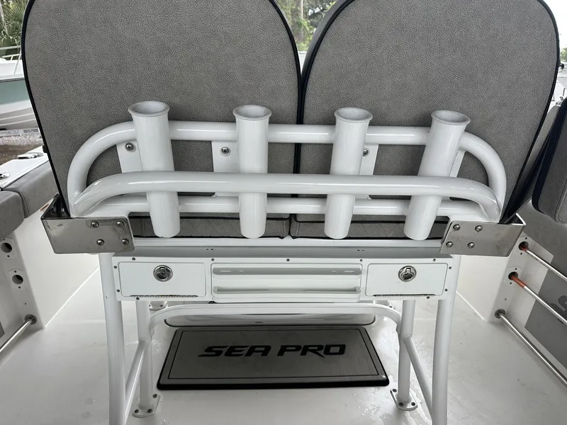 Slide: The Image of Sea Pro 219 250HP-246 HOURS-PERFECT SHAPE 2022 - 15